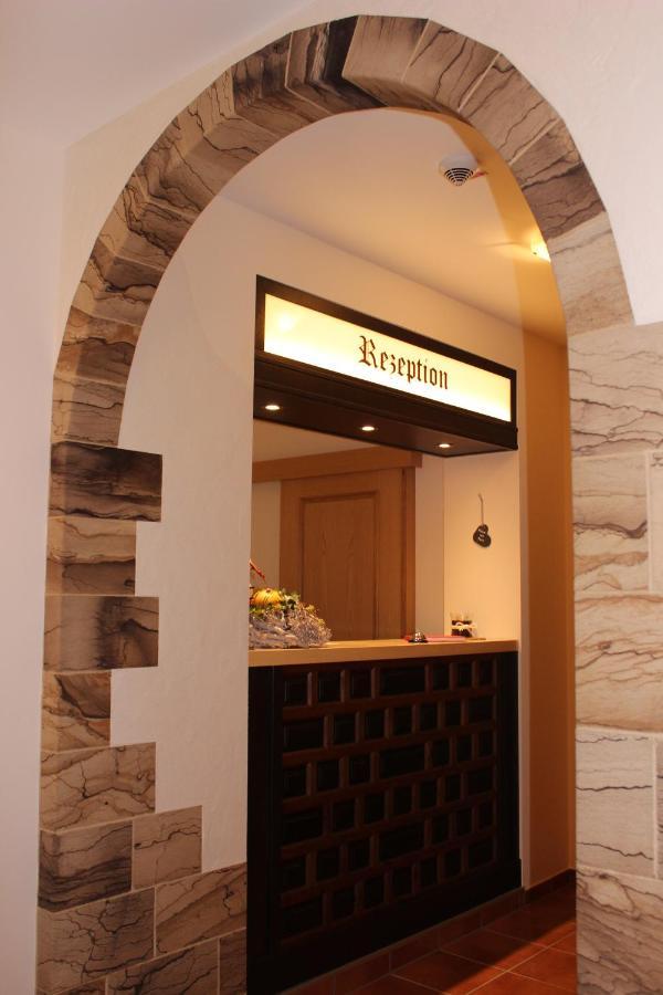 Gasthof Klosterkeller Acomodação com café da manhã Kronach Exterior foto